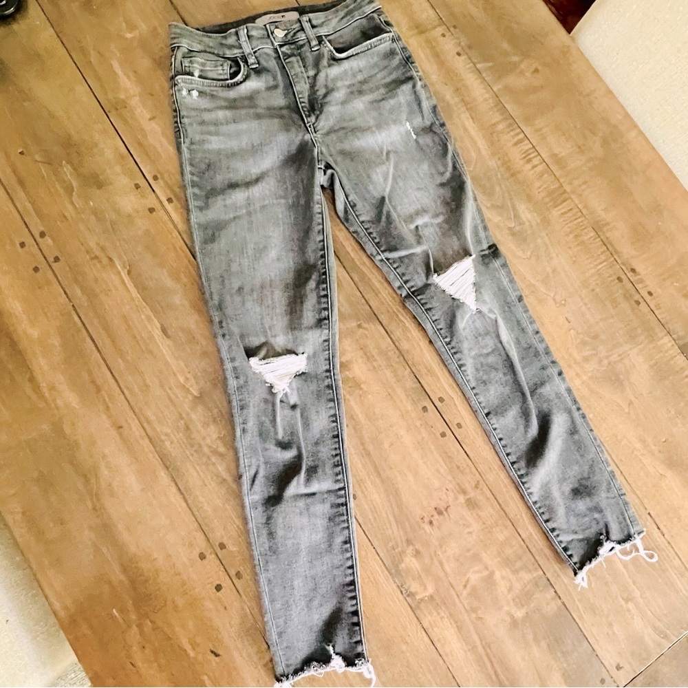 🌟HP🌟Joe’s Distressed Jeans - Picture 2 of 9
